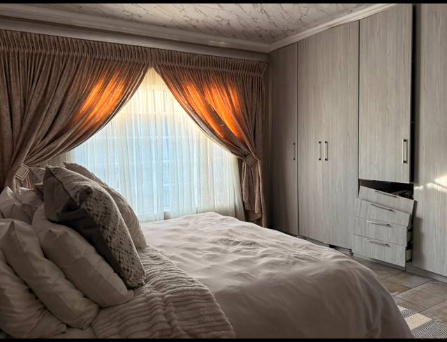 3 BEDROOM HOUSE FOR SALE IN WATERKLOOF EAST